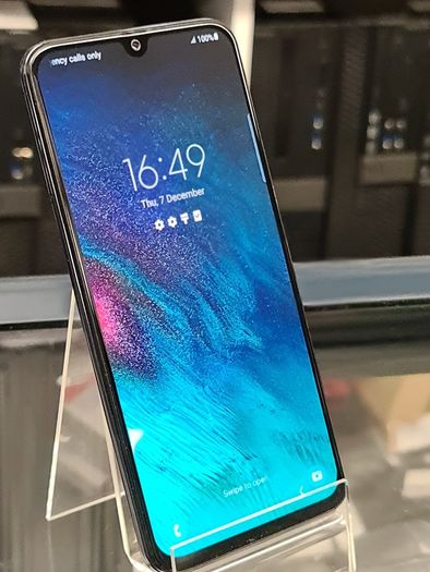 Samsung Galaxy A40 64GB Dual SIM Black Network unlocked Android Smartphone