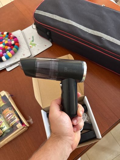 Hand held vacuum cleaner