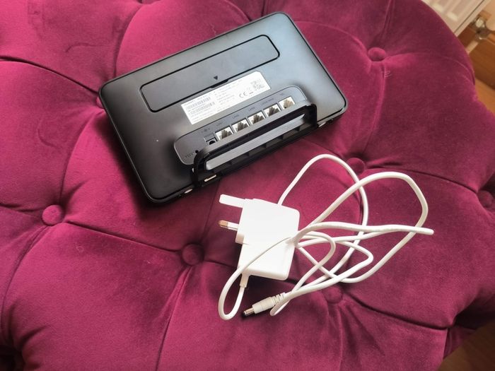 Huawei B535-235 4G LTE Wi-Fi Router - Unlocked, Excellent Condition