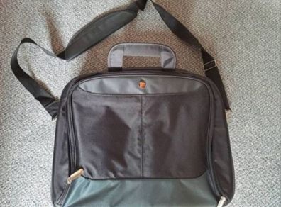 Lightweight Targus laptop bag