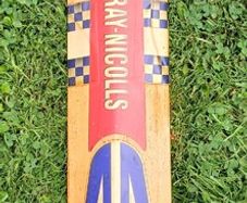 Gray Nicholls Sabre 500 cricket bat Needs new handle grip, otherwise in good condition  Sold as seen in photos