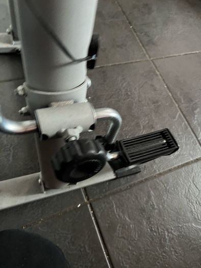 Bipedal exercise bike