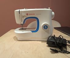 Singer Serenade M320L Sewing Machine x2
