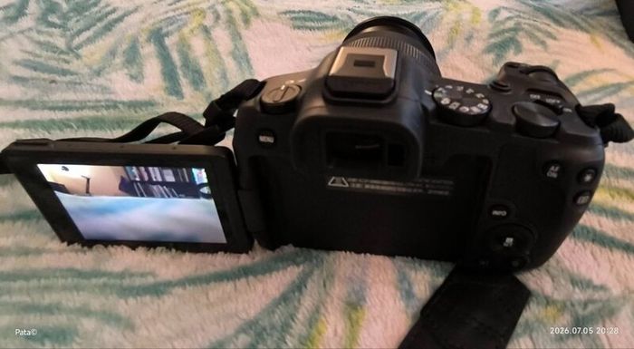 Canon EOS R8 Mirrorless Camera