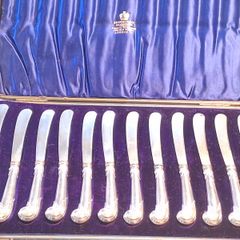 12 x Sterling Silver Pistol Grip Knives(1900)