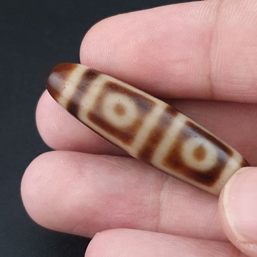 Antique Himalayan Tibetan 4 Eyes Agate Dzi Bead Amulet