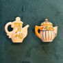 2 cute little teapots. Feves Image 5