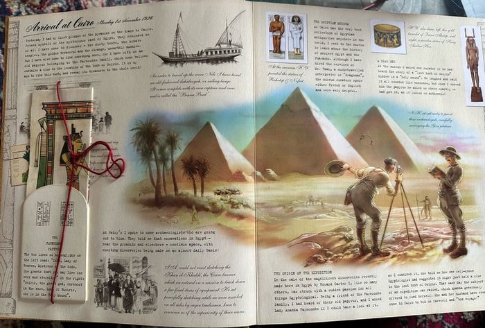 2 hard back collectibles about Egypt. Jigsaw book contains all pieces and both are in near mint condition