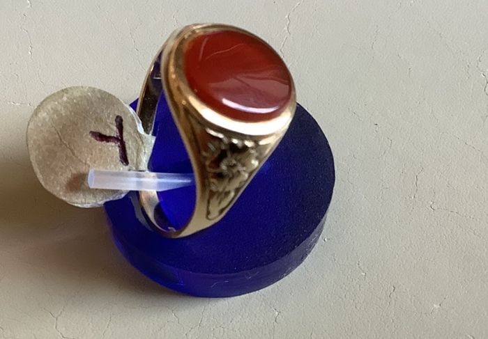 New 9ct Solid Gold Cornelian Stone Ring.