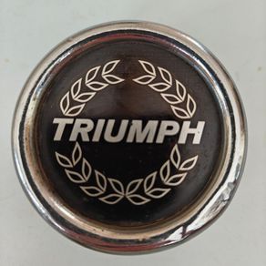 Triumph car wheel centre alloy cap vintage