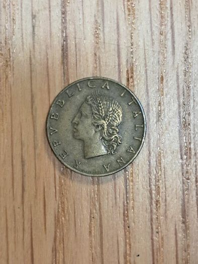 Italy 20 lire coin