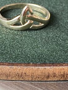 celtic  ring 9ct solid gold