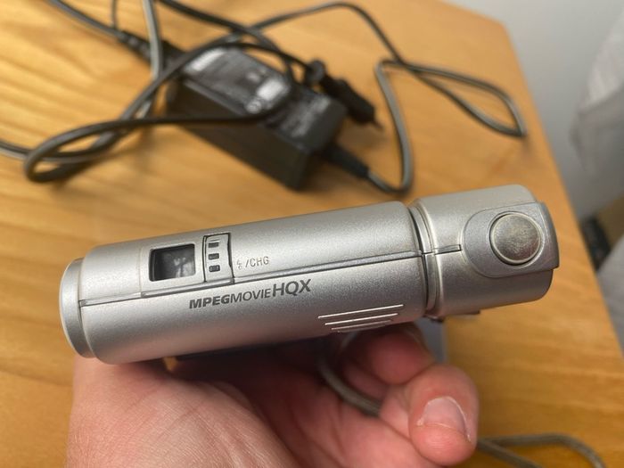 Sony DSC-F77 Digital Still Camera READ!