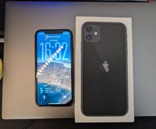 Spotless iPhone 11 64 GB Like New