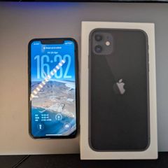 Spotless iPhone 11 64 GB Like New