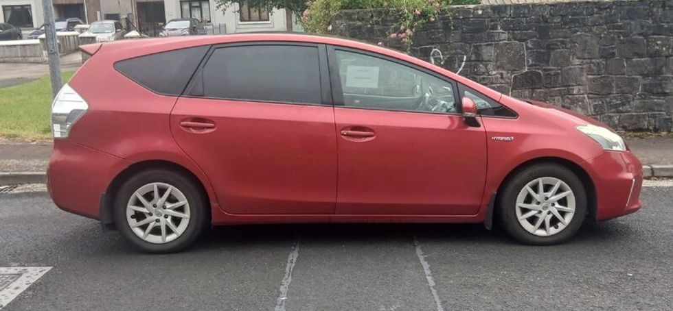 Toyota Prius Alpha 2014