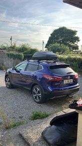 Roof box and bars