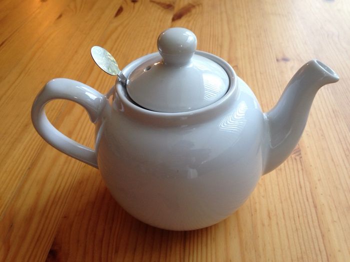 London Pottery Farmhouse 2-Cup Teapot