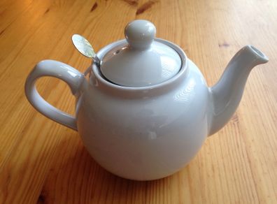 London Pottery Farmhouse 2-Cup Teapot