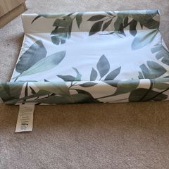 Rotho Baby Changing Wedge - Leaf Pattern