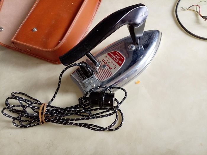 vintage pifco travel iron