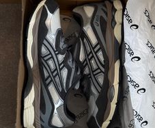 ASICS Gel-NYC Grey/Silver Brand New Size 9