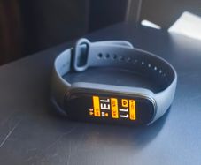 Amazfit Band 5 Fitness Tracker with Charger Black