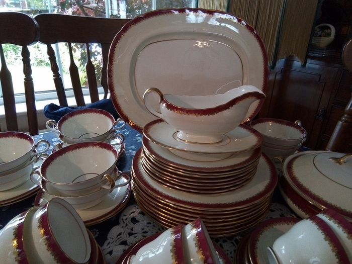 Aynsley Sixty One Piece Dinner Service
