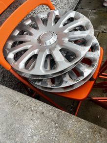 ford hubcaps