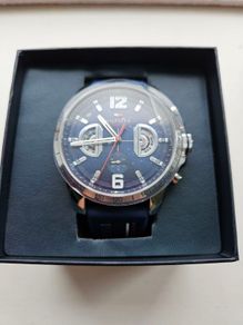tommy hilfinger watch