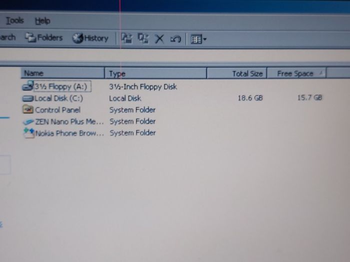 Rare Vintage Fujitsu Siemens Lifebook, E Series, FPC07048B Part number CP127259, Running Windows 2000 Professional, uses 3.5 floppy disk, 20GB HDD, amd all the connecting Ports from 30 years ago Era