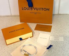 Lv bracelet