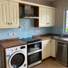 kitchen with appliances