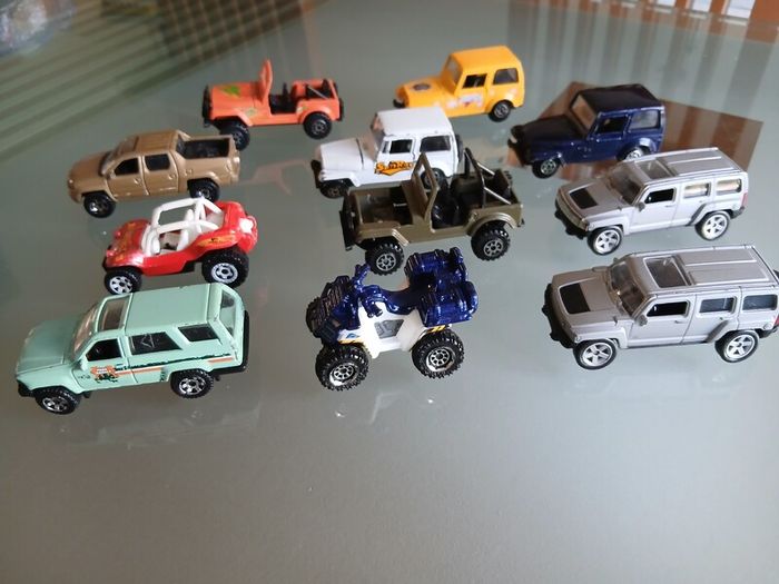 11 Off-road Jeeps And 4x4 Toy Cars Lot 1:64