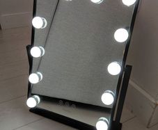Makeup mirror