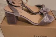 Size 7 silver velvet sandal