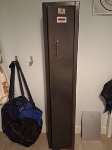 Gun cabinet