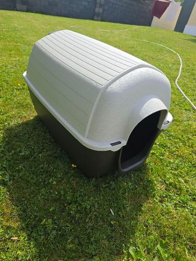Plastic Dog house