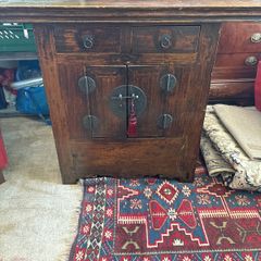 Exquisite Oriental cabinet