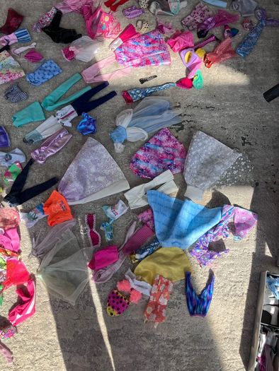 Barbie clothes, shoes, bags, jewellery and accessories