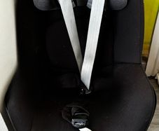 Maxi Cosi  car seat and isofix base