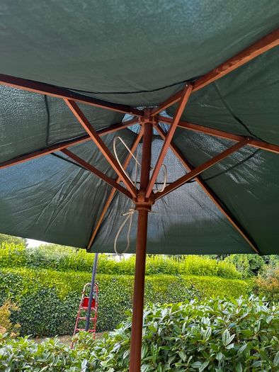 Cast Aluminium Garden Set & Umbrella (x2)