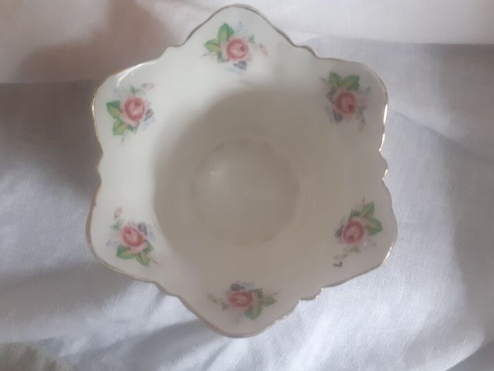 Victoriana Bone China  Plant Pot.