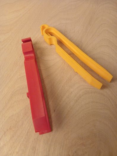 Darkroom print tongs