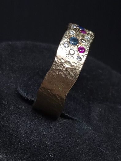 Vintage 9ct Gold Sapphire Ruby Diamond Textured Ring Size 54
