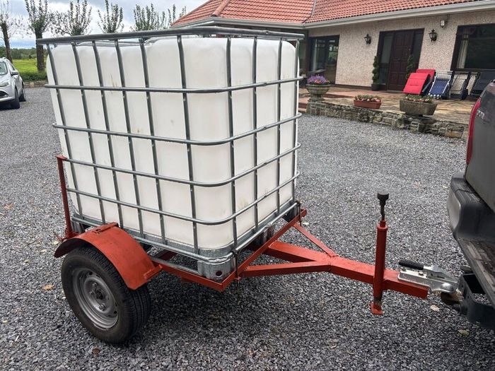 Trucks,Trailers garage equipment