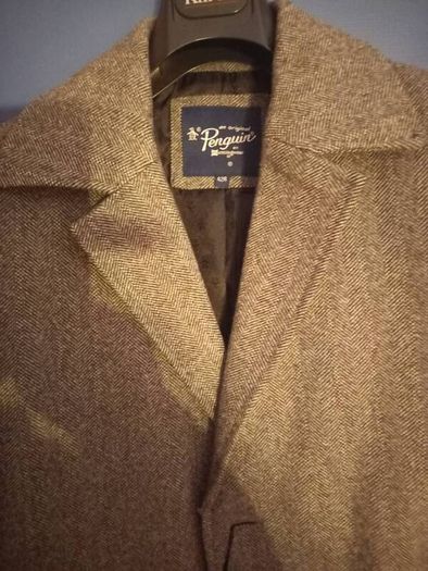 Penguin Tweed Coat, new, size large. 42R.