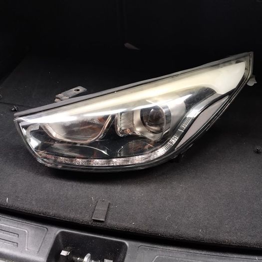 Hyundai ix35 headlights