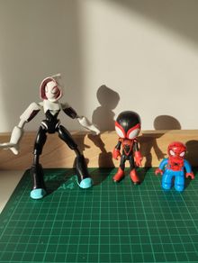 Spider-Verse Action Figure Lot  Gwen, Miles & Spider-Man
