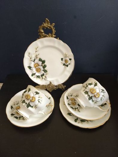 Fabulous Arklow Pottery Bone China Trio in Excellent Cabinet Condition - a Lovely Floral Pattern in White, Yellow and Green